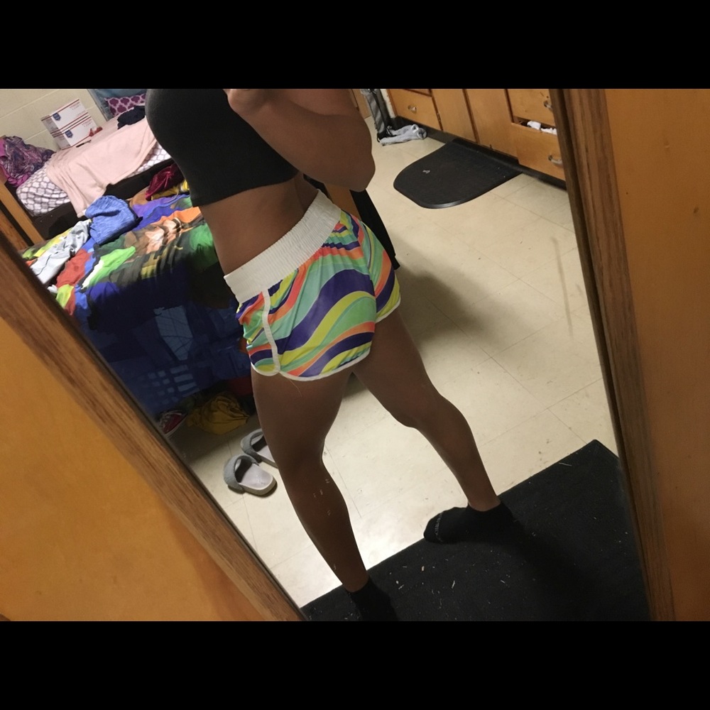 Pool shorts - Picture 2 of 2
